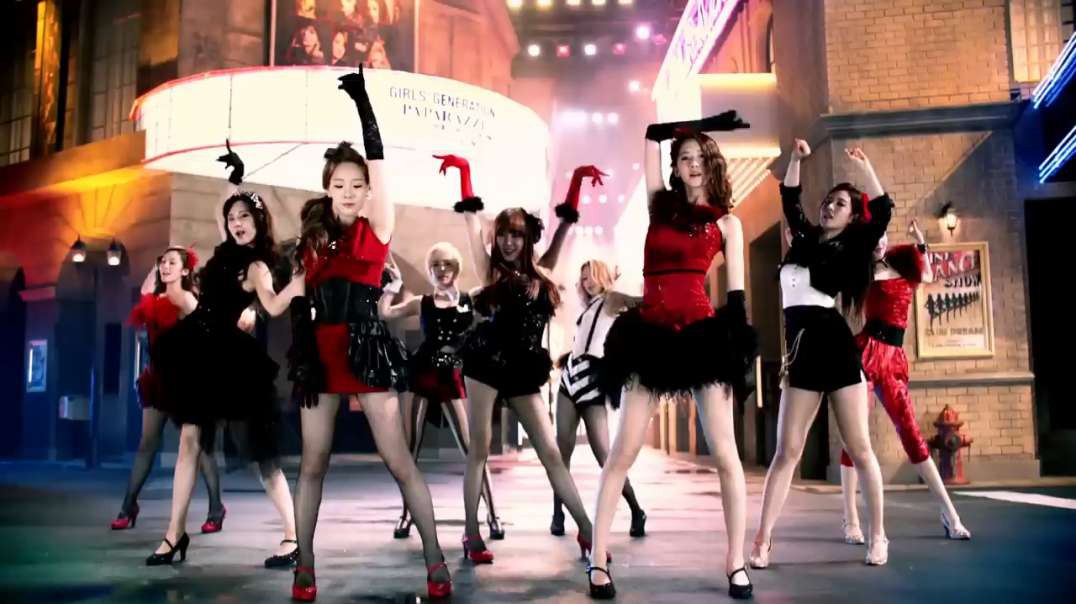 Girls' Generation - PAPARAZZI