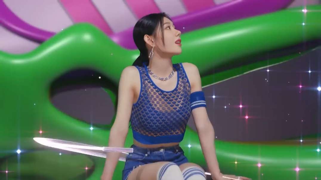 ITZY - SNEAKERS